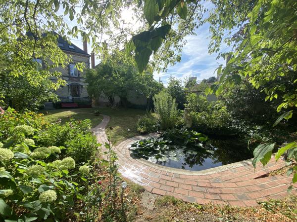 DEMEURE BOURGEOISE DE CARACTERE AVEC JARDIN – TROYES