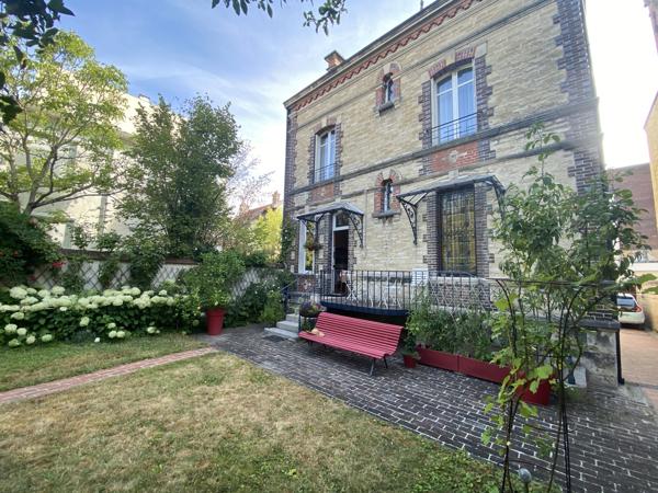 DEMEURE BOURGEOISE DE CARACTERE AVEC JARDIN – TROYES