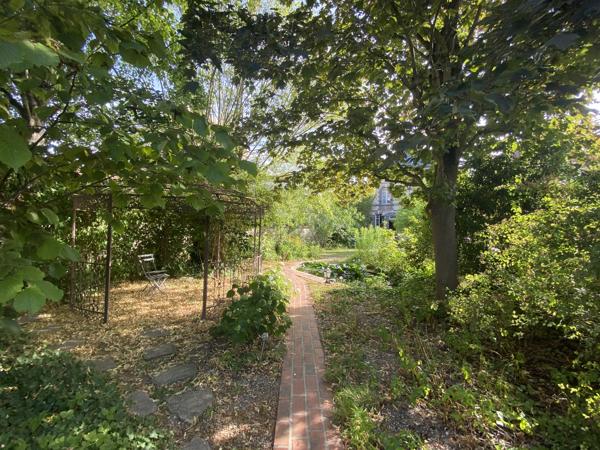 DEMEURE BOURGEOISE DE CARACTERE AVEC JARDIN – TROYES
