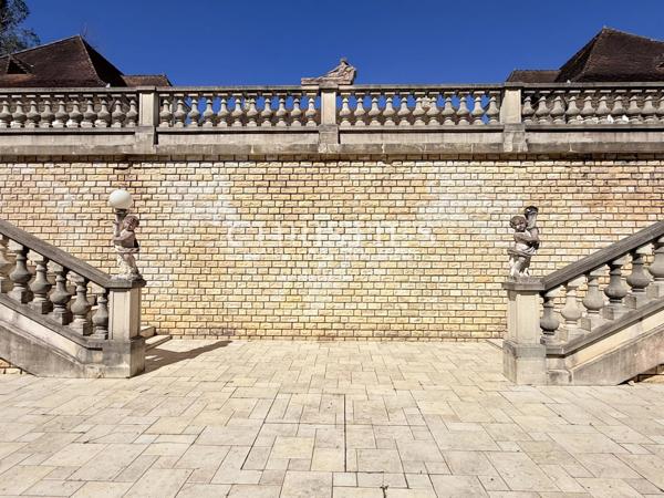 Une chartreuse d’exception aux allures de château, au cœur du Périgord Vert