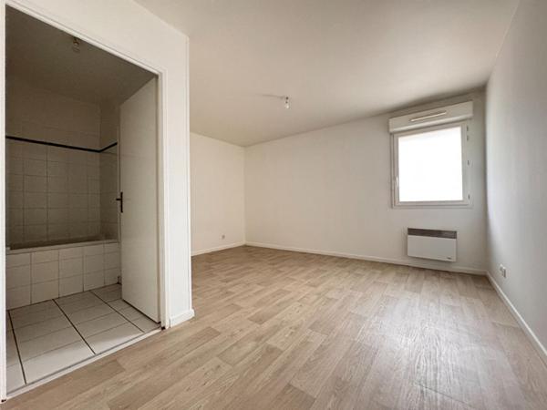 A VENDRE : T4 à LOOS • • 242 000 € FAI • Réf. 1206