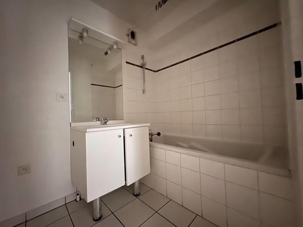 A VENDRE : T4 à LOOS • • 242 000 € FAI • Réf. 1206