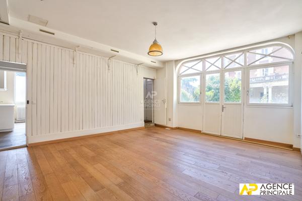 Maison Le Mesnil Le Roi 6 pièce(s) 192 m2 €795 000 ** - Référence 12934