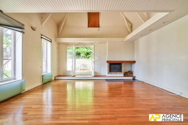 Maison Le Mesnil Le Roi 6 pièce(s) 192 m2 €795 000 ** - Référence 12934