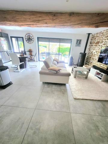 MAGNIFIQUE MAISON DE VILLAGE