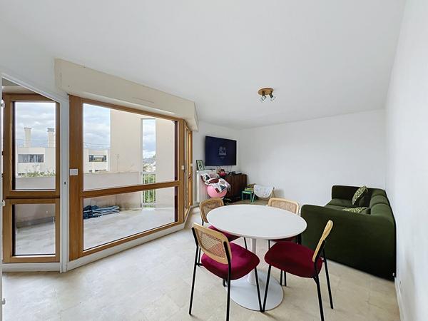 Appartement Angers T3 de 67.14 m² avec balcon et parking (chauffage inclus)