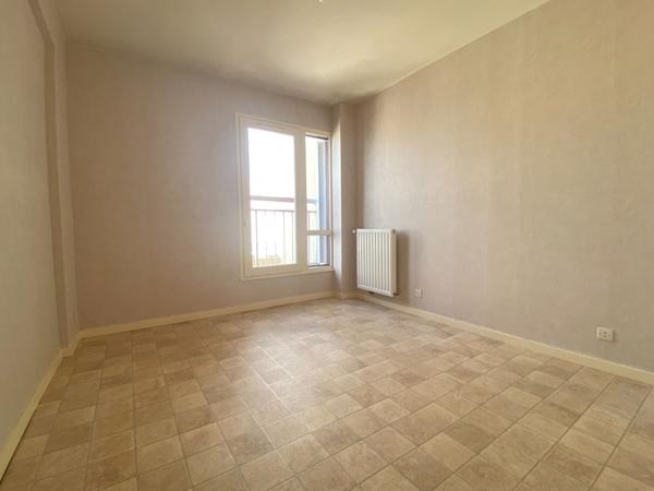 Appartement Angers T3 de 67.14 m² avec balcon et parking (chauffage inclus)