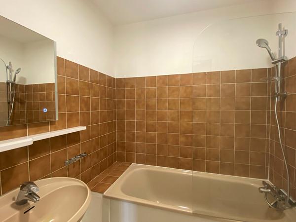 Appartement Angers T3 de 67.14 m² avec balcon et parking (chauffage inclus)