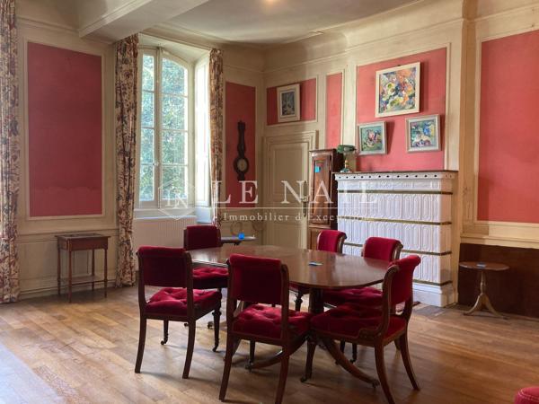 En Berry, bel hôtel particulier en cœur de ville, à restaurer