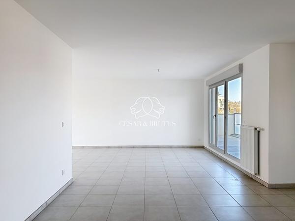 APPARTEMENT FAMILIAL AVEC TERASSE