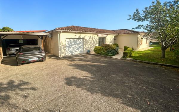 Maison à vendre    5 pièces •  Layrac