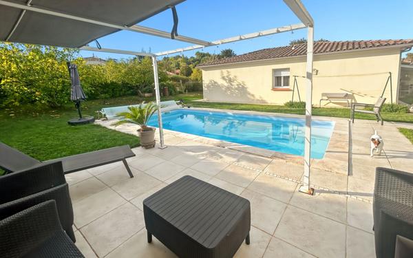 Maison à vendre    5 pièces •  Layrac