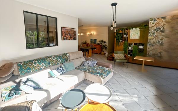 Maison à vendre    5 pièces •  Layrac