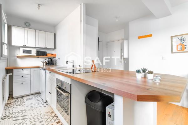 STUDIO de charme, RÉNOVÉ, de 32m2, CARREZ, AVEC GRANDE CAVE, à Maurepas, en zone piétone, au calme et proche de toutes commodités!