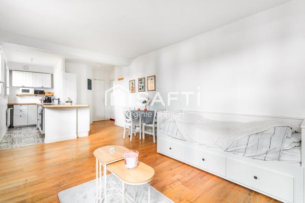 STUDIO de charme, RÉNOVÉ, de 32m2, CARREZ, AVEC GRANDE CAVE, à Maurepas, en zone piétone, au calme et proche de toutes commodités!