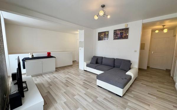 Maison à vendre    6 pièces •  Brigueil-le-Chantre