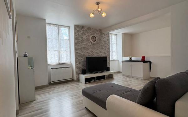 Maison à vendre    6 pièces •  Brigueil-le-Chantre