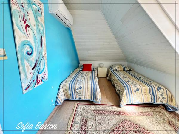 Sainte-Anne – Villa créole de standing 220 m² avec piscine et bungalows – Terrain 1 409 m² – À deux pas d’une plage prisée – Martinique (972)