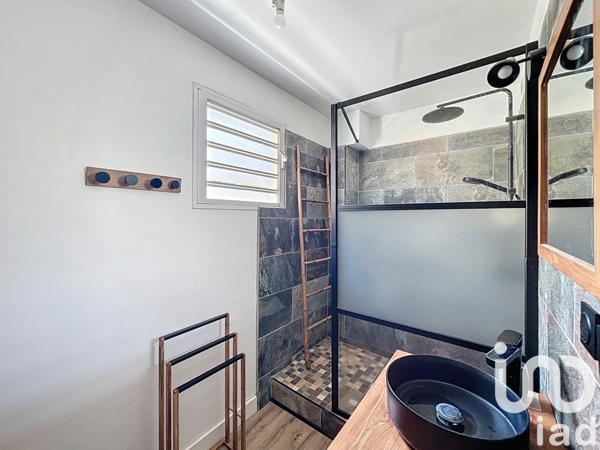 House for sale 4 rooms 88 m² Le Tampon