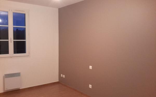 Appartement à louer    3 pièces •  Urcuit