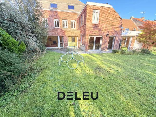Wasquehal, maison familiale de 282m², maison de caractère aux beaux volumes