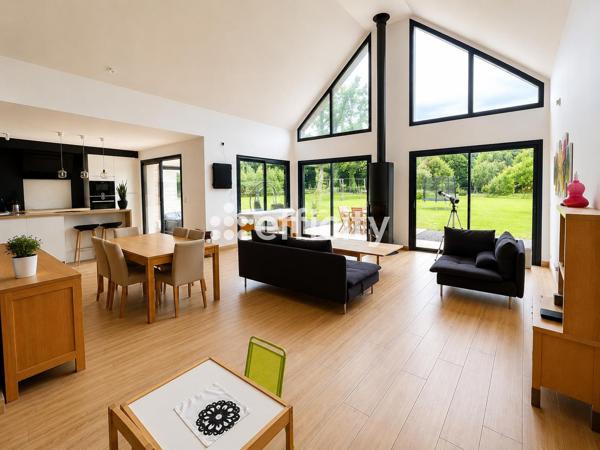 Maison
         6 pièces
        - 145 m² Bien prestige 549 000 € *