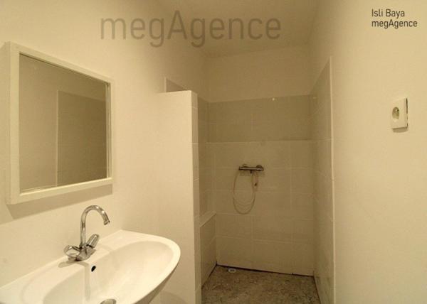 Immeuble à SAINT-CHAMOND, 42400 - 163m²