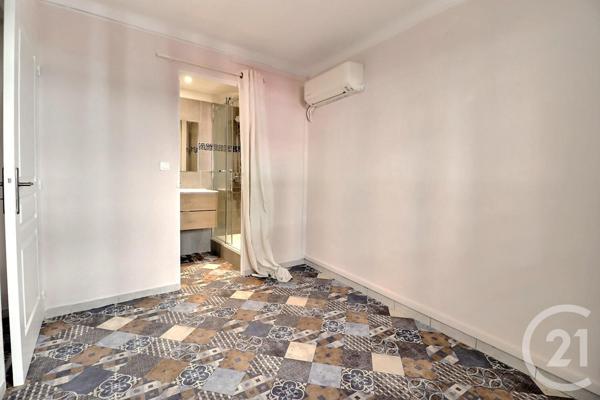 Appartement T2 à vendre  2 pièces - 22,79 m2 ST RAPHAEL - 83