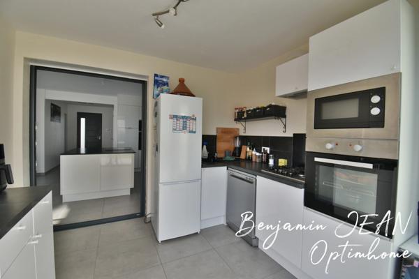 Maison contemporaine 4 faces avec piscine – Sérignan, à 900 m des plages