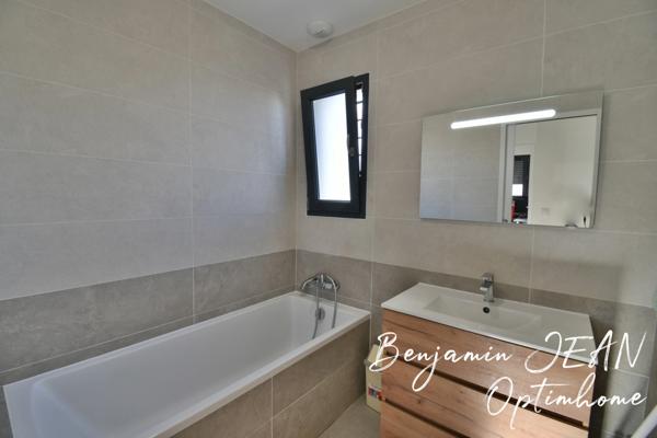 Maison contemporaine 4 faces avec piscine – Sérignan, à 900 m des plages