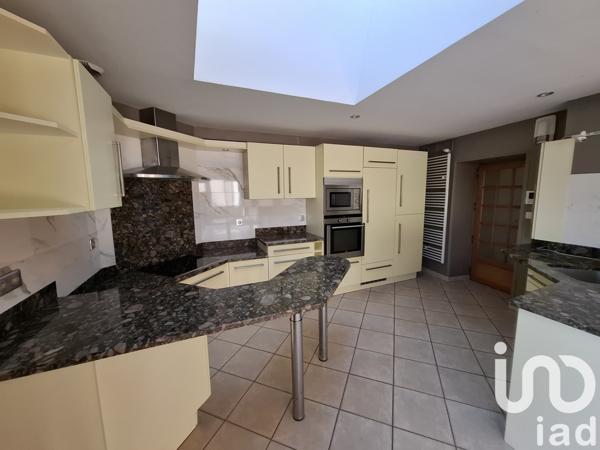 Maison à vendre 9 pièces 219 m² La Suze-sur-Sarthe