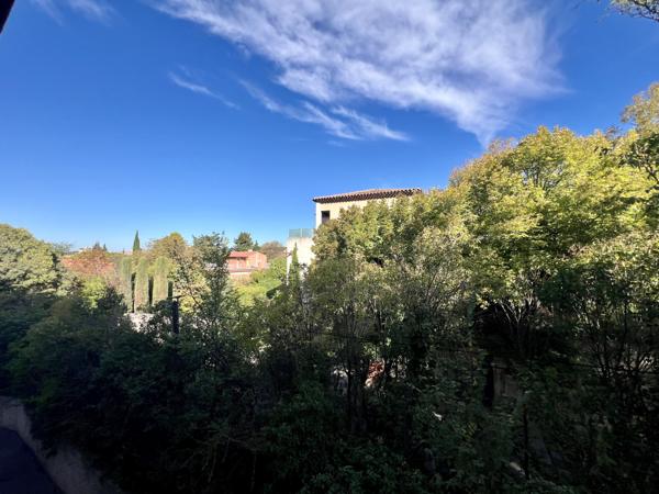 T2 31M2 PROCHE FACULTES 13100 AIX-EN-PROVENCE