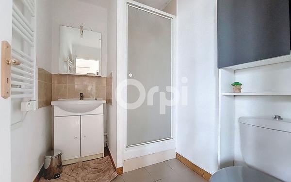 Immeuble à vendre    14 pièces •  Thuir