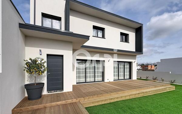 Maison à vendre    4 pièces •  Pollestres