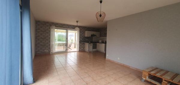 MAISON DE VILLE DE PLAIN PIED AVEC 3 CHAMBRES