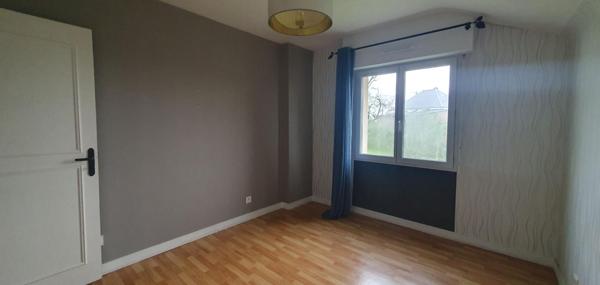 MAISON DE VILLE DE PLAIN PIED AVEC 3 CHAMBRES