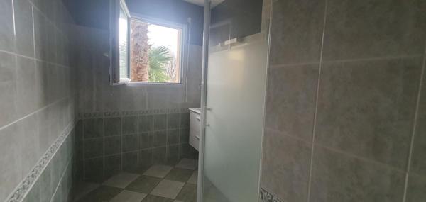 MAISON DE VILLE DE PLAIN PIED AVEC 3 CHAMBRES