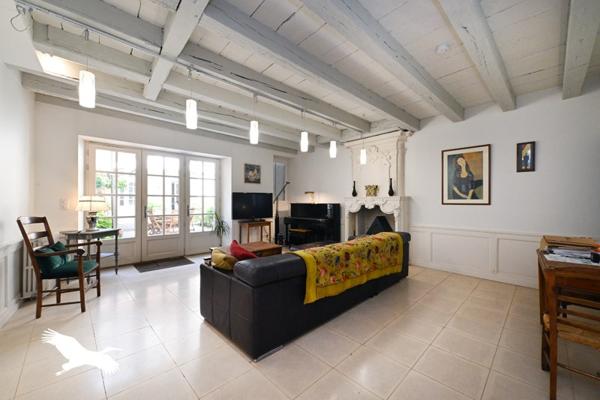 Maison à vendre 421 200 € Angoulême 5 p 167 m² DPE C