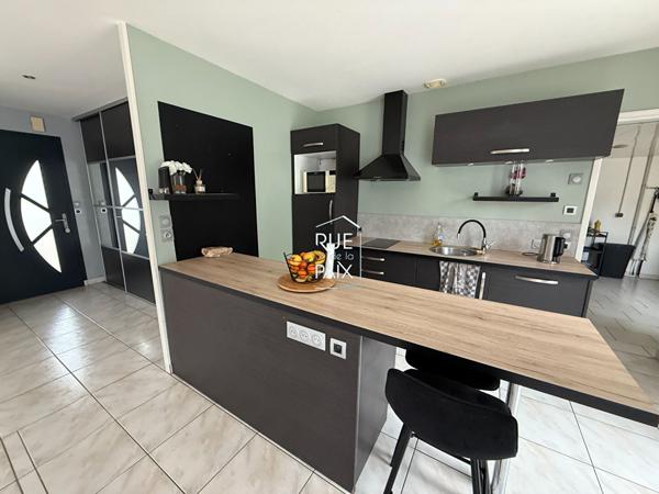 86540 THURE Maison Thure 6 pièce(s) 168 m2