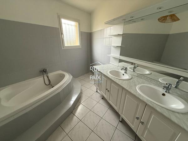 86540 THURE Maison Thure 6 pièce(s) 168 m2