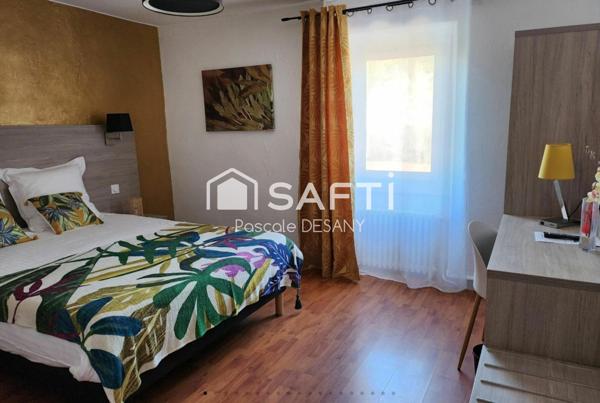 Hôtel de charme restaurant 2** , avec piscine.