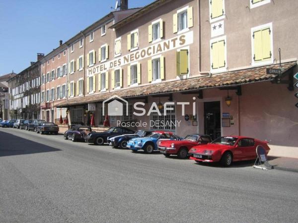 Hôtel de charme restaurant 2** , avec piscine.