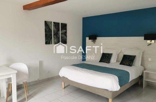 Hôtel de charme restaurant 2** , avec piscine.