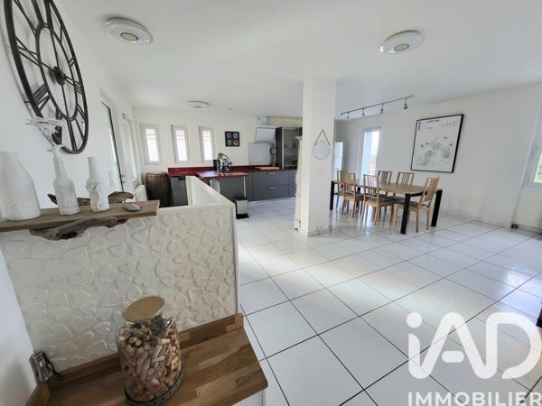 Maison à vendre 4 pièces 145 m² Saint-Just-Saint-Rambert