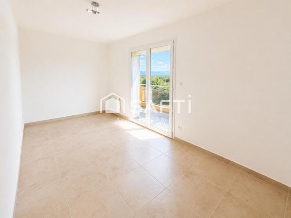 Duplex 71 m² + garage 45 m² et 2 places de parking