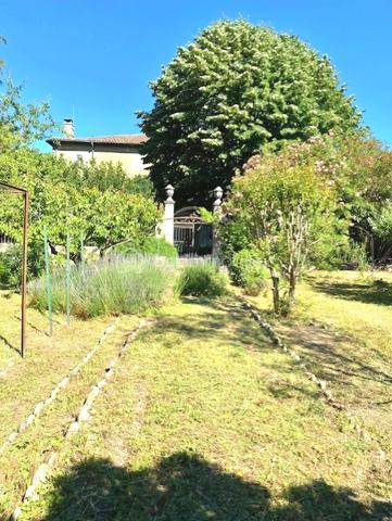 Bastide de 661 m²