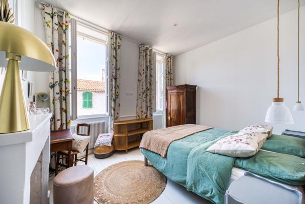 Île de Ré - Saint-Martin-de-Ré - Maison de maître au coeur du centre historique