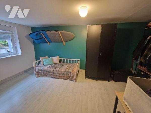 A VENDRE à QUIMPER, dans le quartier du Corniguel, charmante maison des années 60 rénovée d'une...