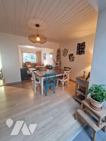 A VENDRE à QUIMPER, dans le quartier du Corniguel, charmante maison des années 60 rénovée d'une...