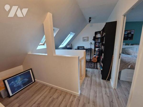 A VENDRE à QUIMPER, dans le quartier du Corniguel, charmante maison des années 60 rénovée d'une...